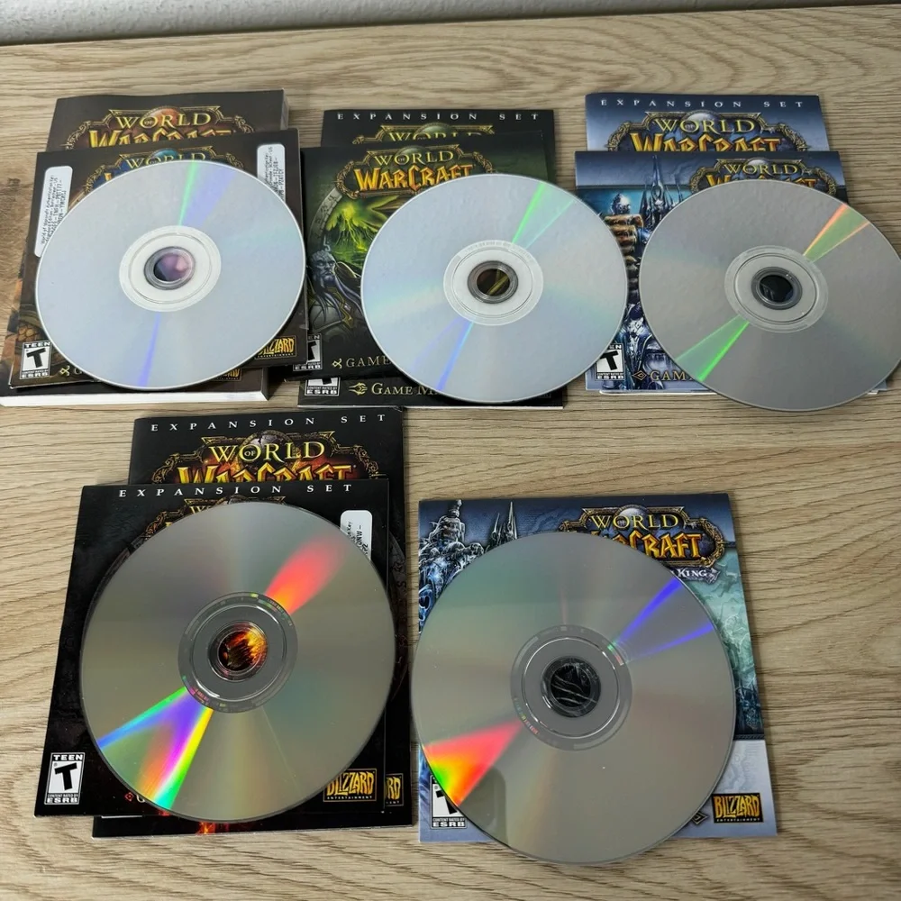 World of WarCraft Computer Game DVD ROM‎ Lot and 2 Brady Game Guides